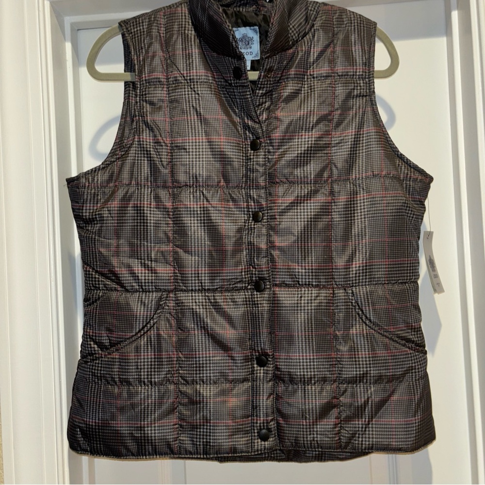 Stylish Black and Red Women's Puffer Vest